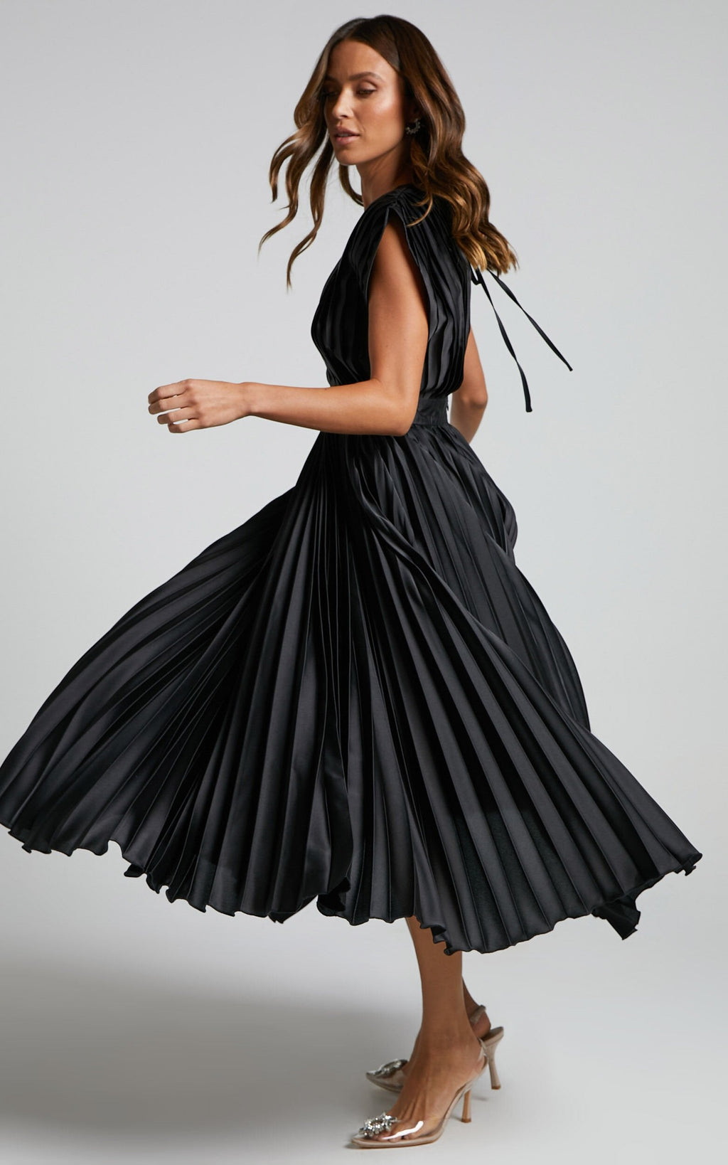 Eulalia | Women's Elegant V-Neck Pleated Midi Dress