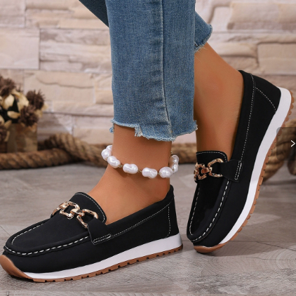 Amelisse | Women's Chain Detail Slip-On Loafers