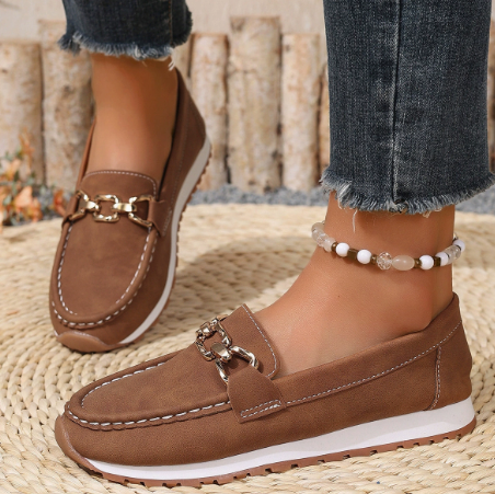 Amelisse | Women's Chain Detail Slip-On Loafers