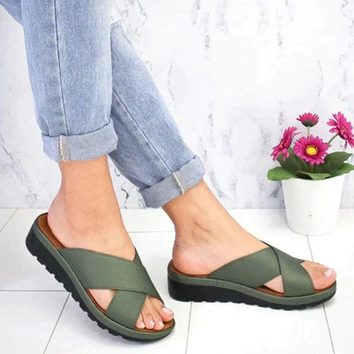 Nadia | Women's Crossover Platform Slide Sandals