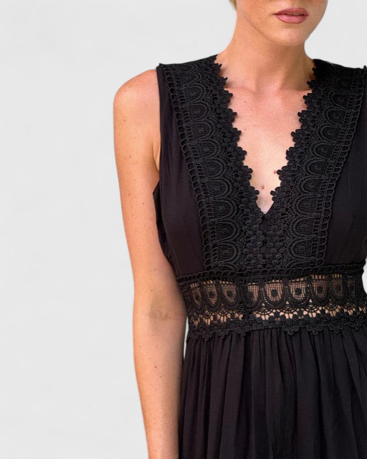 Isavelle | Women's Lace Trim Scallop V-Neck Midi Dress